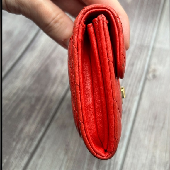 SOLD❤️ CHANEL Chevron Quilted Leather Compact Wallet Red - Picture 8 of 16